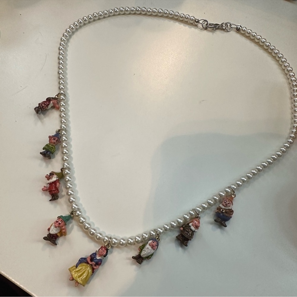 Bradford exchange Snow White vintage charms pearl necklace